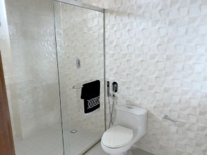 panama-real-estate-costa-del-este-mirador master bath