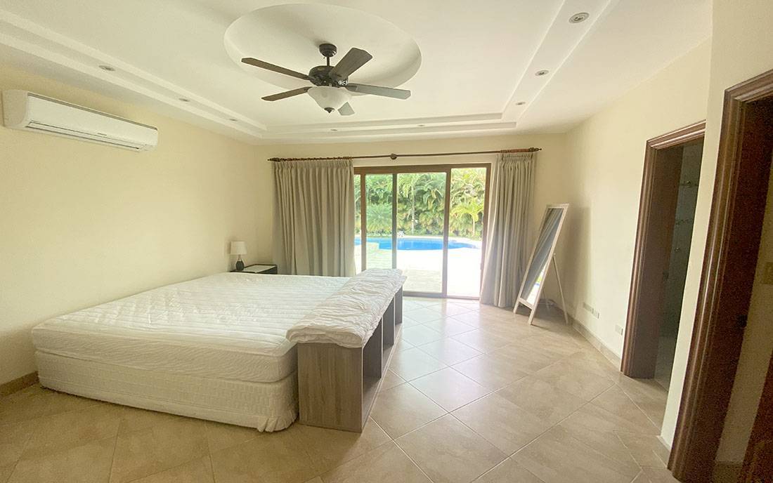 bedroom 3 luxury beach
